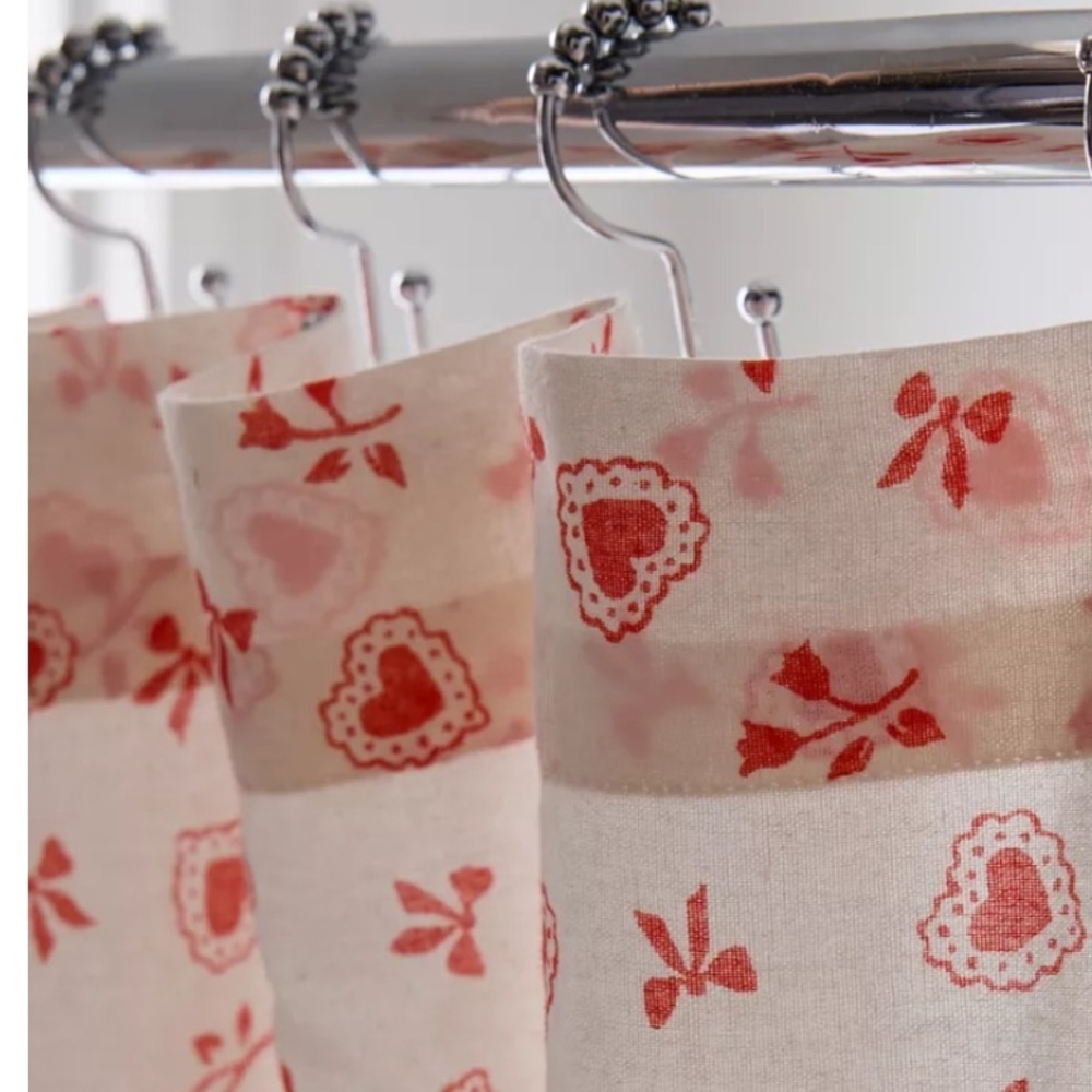 NWOT Urban Outfitters Sweetheart Ditsy Patterned Shower Curtain